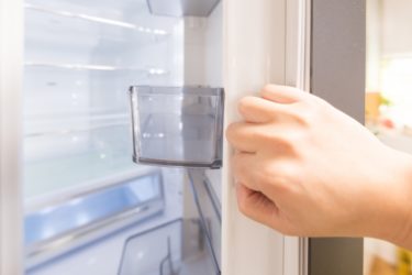 冷蔵庫の消費電力を10年前と比較、買い替えなら大型の方が安い!?